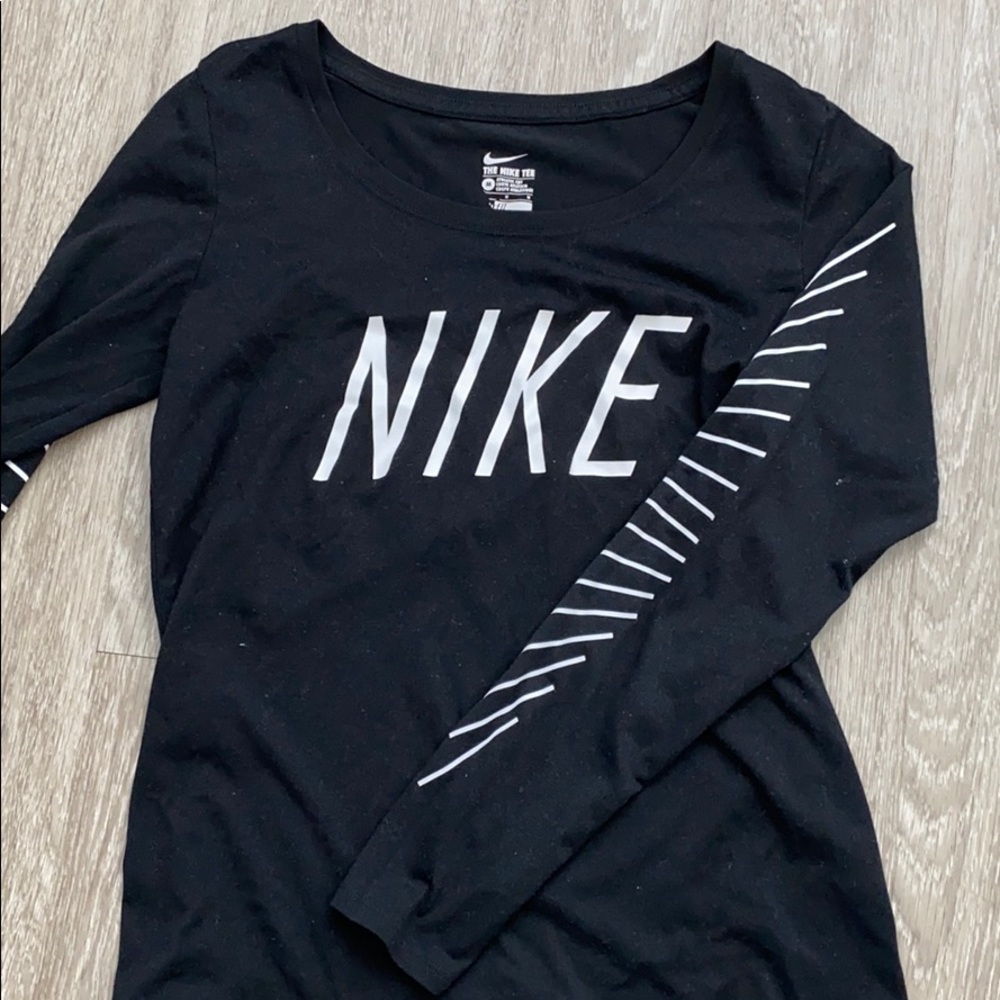 S O L D Nike workout top